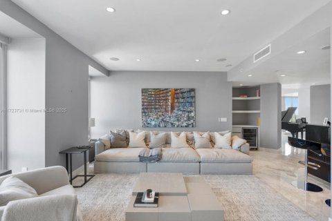 Condominio en venta en Miami, Florida, 3 dormitorios № 1763916 - foto 14