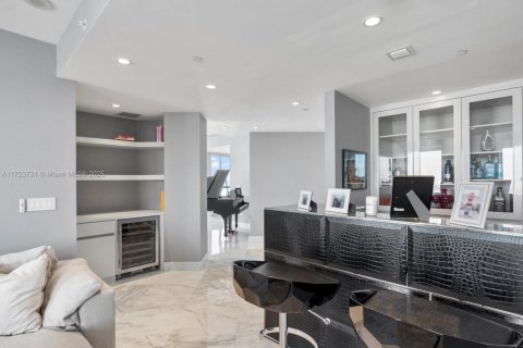 Condominio en venta en Miami, Florida, 3 dormitorios № 1763916 - foto 12