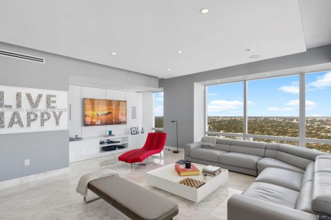 Condominio en venta en Miami, Florida, 3 dormitorios № 1763916 - foto 3