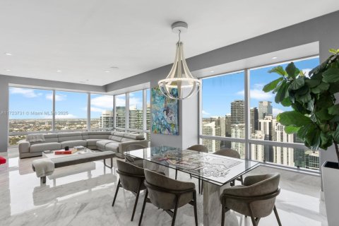 Condominio en venta en Miami, Florida, 3 dormitorios № 1763916 - foto 11