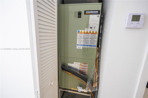 Купить виллу или дом в Уэст-Палм-Бич, Флорида 3 спальни, 78.97м2, № 1960729 - фото 16