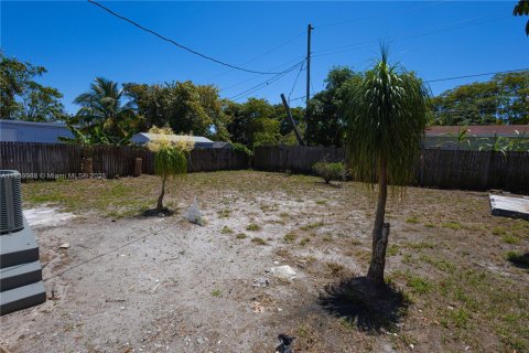 Купить виллу или дом в Уэст-Палм-Бич, Флорида 3 спальни, 78.97м2, № 1960729 - фото 29