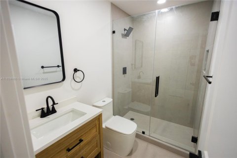 Купить виллу или дом в Уэст-Палм-Бич, Флорида 3 спальни, 78.97м2, № 1960729 - фото 3