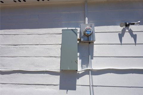 Купить виллу или дом в Уэст-Палм-Бич, Флорида 3 спальни, 78.97м2, № 1960729 - фото 25