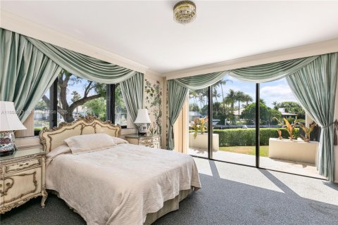 House in Key Biscayne, Florida 8 bedrooms, 850.89 sq.m. № 1292586 - photo 27