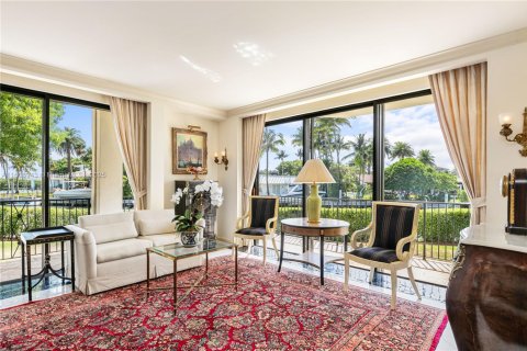House in Key Biscayne, Florida 8 bedrooms, 850.89 sq.m. № 1292586 - photo 23