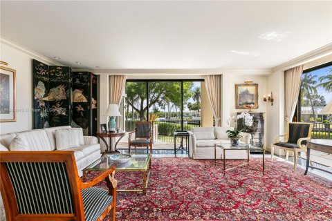 House in Key Biscayne, Florida 8 bedrooms, 850.89 sq.m. № 1292586 - photo 22