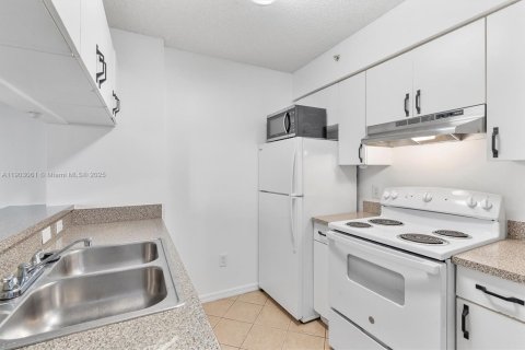 Copropriété à vendre à Hollywood, Floride: 1 chambre, 49.89 m2 № 1965764 - photo 9