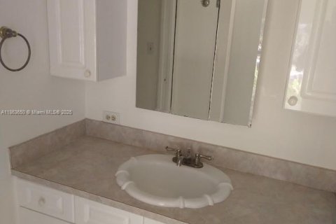 Купить кондоминиум в Санни-Айлс-Бич, Флорида 1 спальня, 71.26м2, № 1891514 - фото 18