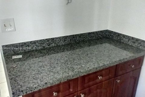 Купить кондоминиум в Санни-Айлс-Бич, Флорида 1 спальня, 71.26м2, № 1891514 - фото 6