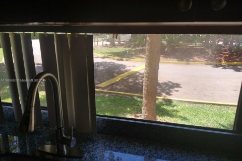 Купить кондоминиум в Санни-Айлс-Бич, Флорида 1 спальня, 71.26м2, № 1891514 - фото 14