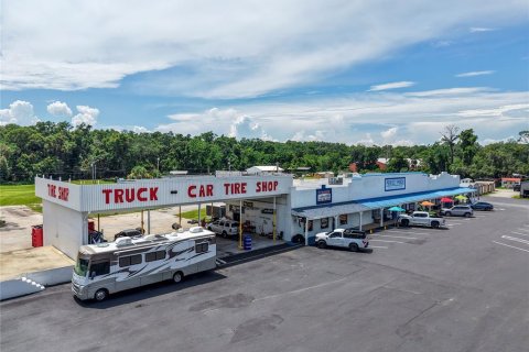 Commercial property in Fruitland Park, Florida 778.52 sq.m. № 1841854 - photo 1