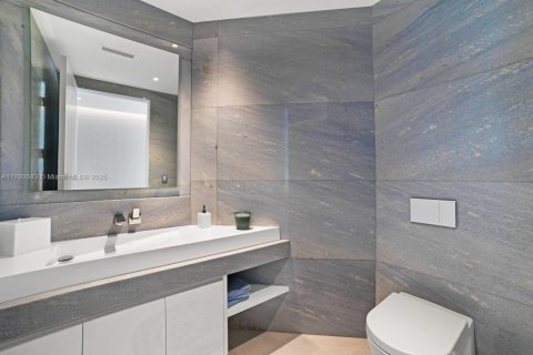 Condo in Sunny Isles Beach, Florida, 4 bedrooms № 1936843 - photo 29