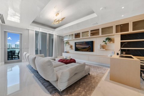 Condo in Sunny Isles Beach, Florida, 4 bedrooms № 1936843 - photo 9