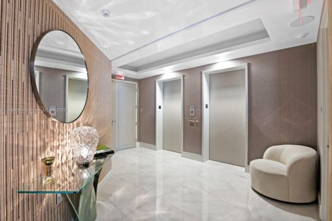 Condo in Sunny Isles Beach, Florida, 4 bedrooms № 1936843 - photo 13