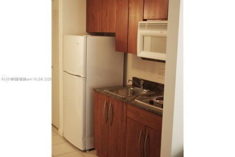 Condo in Miami, Florida  № 1766750 - photo 5