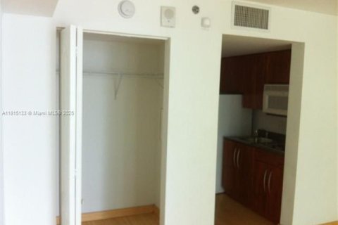 Condo in Miami, Florida  № 1766750 - photo 8