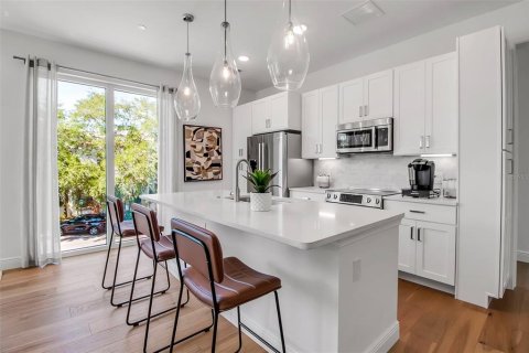 Condo in Saint Petersburg, Florida, 3 bedrooms  № 1877341 - photo 8