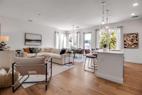Condo in Saint Petersburg, Florida, 3 bedrooms  № 1877341 - photo 5