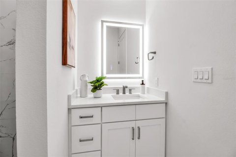 Condo in Saint Petersburg, Florida, 3 bedrooms  № 1877341 - photo 30