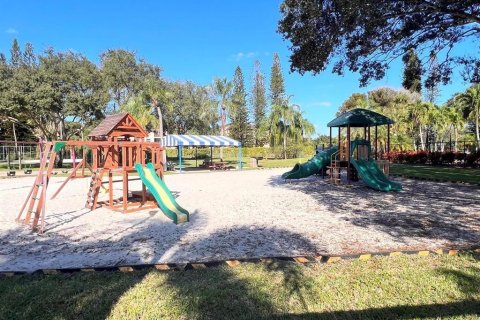 Condo in Coconut Creek, Florida, 2 bedrooms  № 2392148 - photo 19