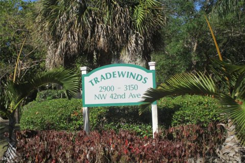 Condo in Coconut Creek, Florida, 2 bedrooms  № 2392148 - photo 2