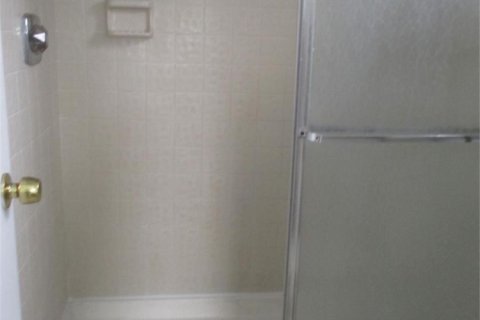 Condo in Coconut Creek, Florida, 2 bedrooms  № 2392148 - photo 11