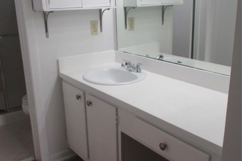 Condo in Coconut Creek, Florida, 2 bedrooms  № 2392148 - photo 10