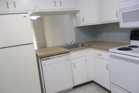 Condo in Coconut Creek, Florida, 2 bedrooms  № 2392148 - photo 3