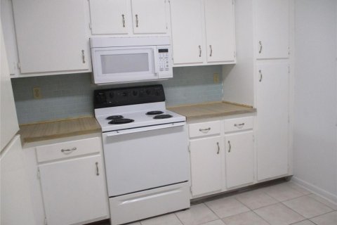 Condo in Coconut Creek, Florida, 2 bedrooms  № 2392148 - photo 4