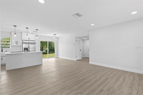 Casa en venta en Tampa, Florida, 3 dormitorios, 108.05 m2 № 1846809 - foto 9