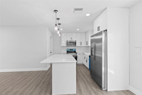 Casa en venta en Tampa, Florida, 3 dormitorios, 108.05 m2 № 1846809 - foto 14
