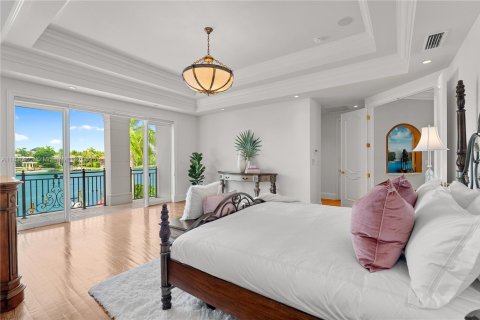 Casa en venta en Miami Beach, Florida, 6 dormitorios, 524.43 m2 № 1936365 - foto 19