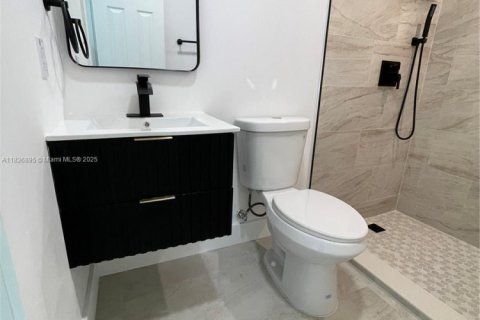 House in Opa-locka, Florida 3 bedrooms № 1825844 - photo 18