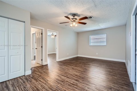 House in Coconut Creek, Florida 2 bedrooms, 146.32 sq.m. № 1665560 - photo 10