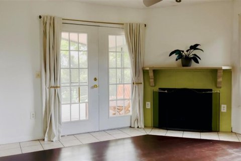 House in Orlando, Florida 5 bedrooms, 163.51 sq.m. № 1757611 - photo 8
