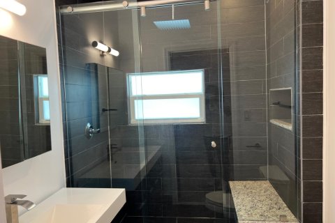 Снять в аренду виллу или дом в Майами, Флорида 1 комната, 120.4м2, № 2282023 - фото 10