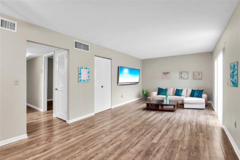 Copropriété à vendre à Clearwater, Floride: 2 chambres, 75.53 m2 № 1528204 - photo 15