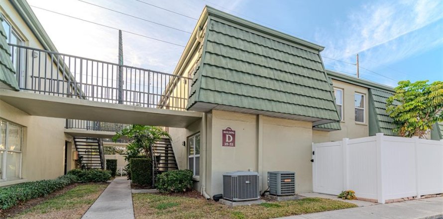Condominio en Clearwater, Florida, 2 dormitorios № 1528204