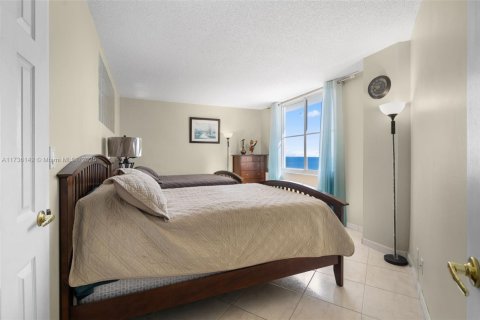 Снять в аренду кондоминиум в Холливуд, Флорида 2 спальни, 132.94м2, № 2055138 - фото 18