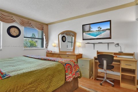 Снять в аренду кондоминиум в Холливуд, Флорида 1 спальня, 65.4м2, № 1943537 - фото 10