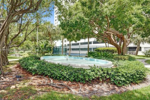 Снять в аренду кондоминиум в Холливуд, Флорида 1 спальня, 65.4м2, № 1943537 - фото 25