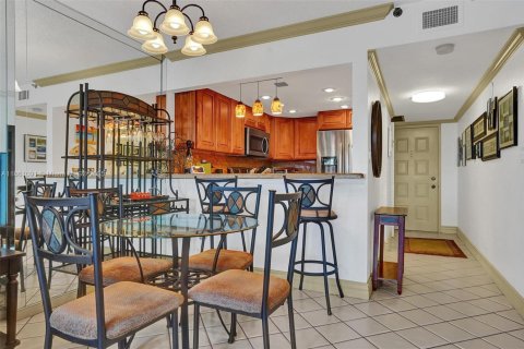 Снять в аренду кондоминиум в Холливуд, Флорида 1 спальня, 65.4м2, № 1943537 - фото 5