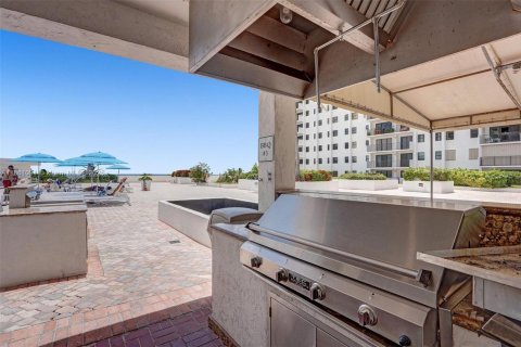 Снять в аренду кондоминиум в Холливуд, Флорида 1 спальня, 65.4м2, № 1943537 - фото 21