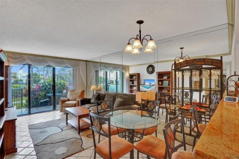 Снять в аренду кондоминиум в Холливуд, Флорида 1 спальня, 65.4м2, № 1943537 - фото 2