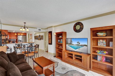 Снять в аренду кондоминиум в Холливуд, Флорида 1 спальня, 65.4м2, № 1943537 - фото 3