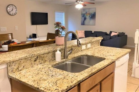 Casa en venta en Kissimmee, Florida, 4 dormitorios, 189.33 m2 № 2199054 - foto 4