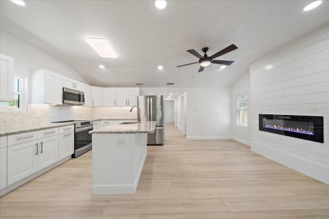 House in Englewood, Florida 2 bedrooms, 92.81 sq.m. № 1851357 - photo 8