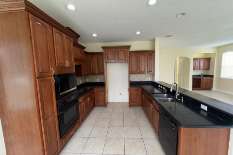 House in Orlando, Florida 4 bedrooms, 273.6 sq.m. № 1774844 - photo 6