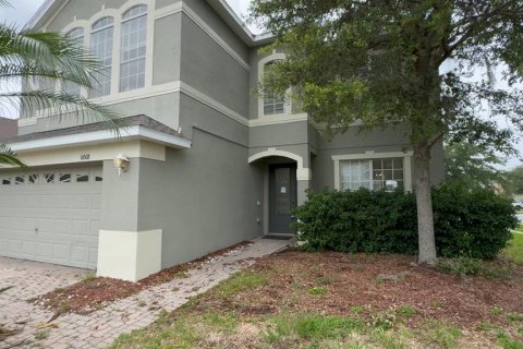 House in Orlando, Florida 4 bedrooms, 273.6 sq.m. № 1774844 - photo 1